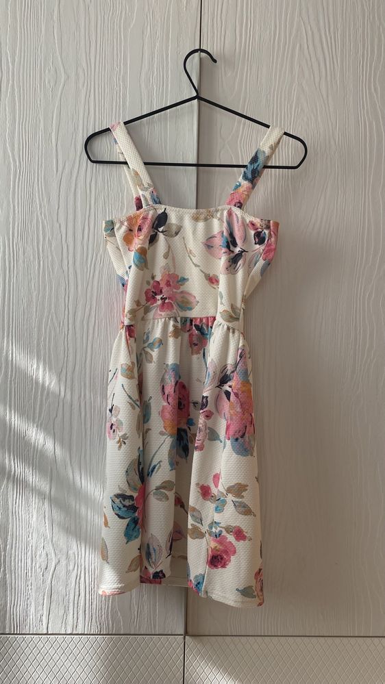 Rochie sh, NEW LOOK, de zi/vară, floral, cu bretele, mărime 38