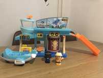 Детска играчка летище Fisher Price