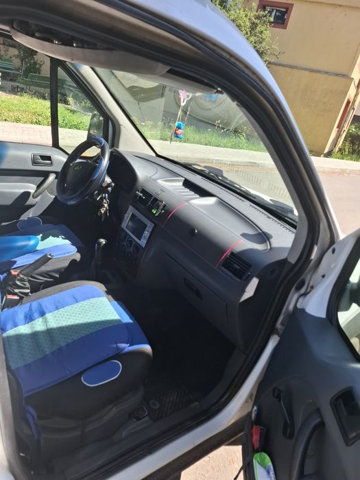 Vând Ford Tranzit Conect