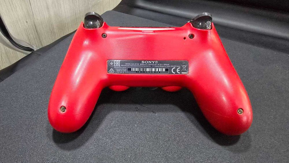 Конзола Sony Playstation 4 Slim, 512 GB + 1бр контролер + 1 игра