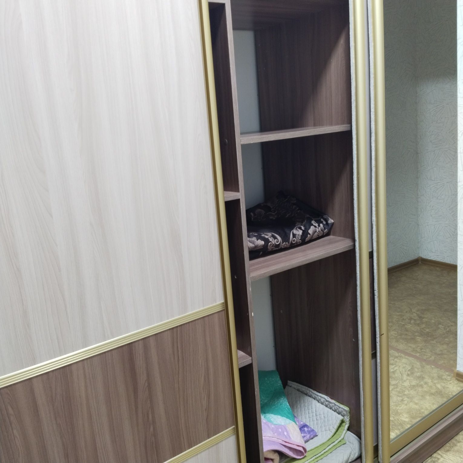 Продается шкаф в хорошем состоянии