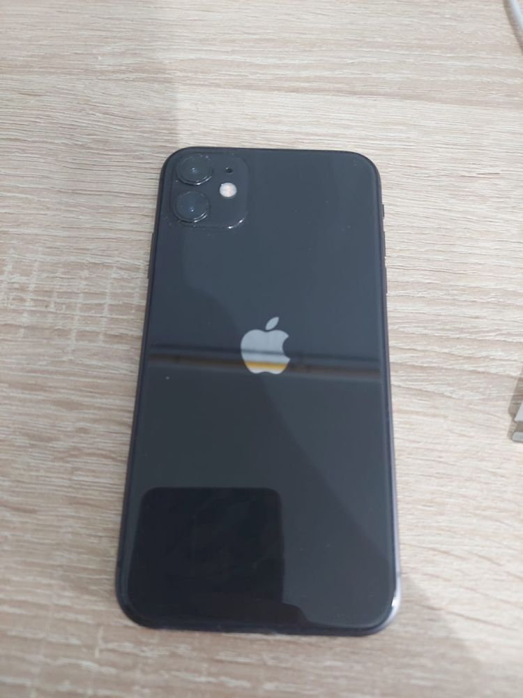 Iphone 11, 128 GB inca in garantie