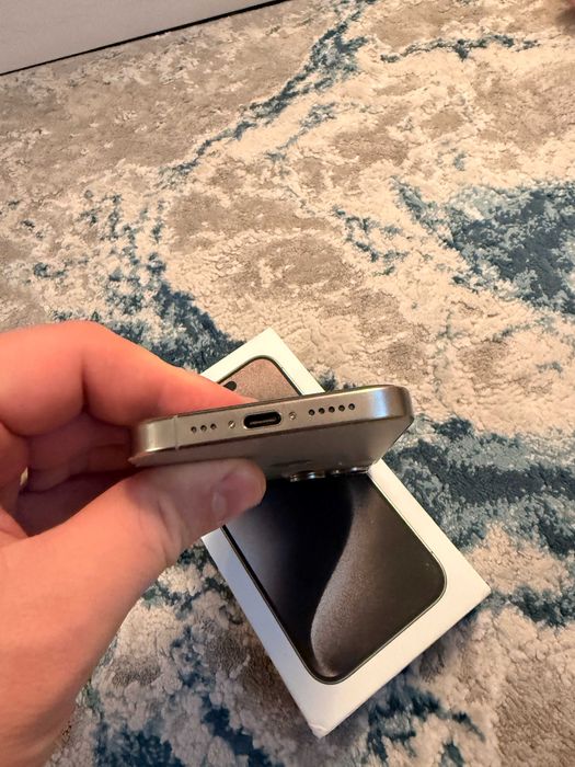 Iphone 15 Pro Titanium 128 - Garantie mai 2026