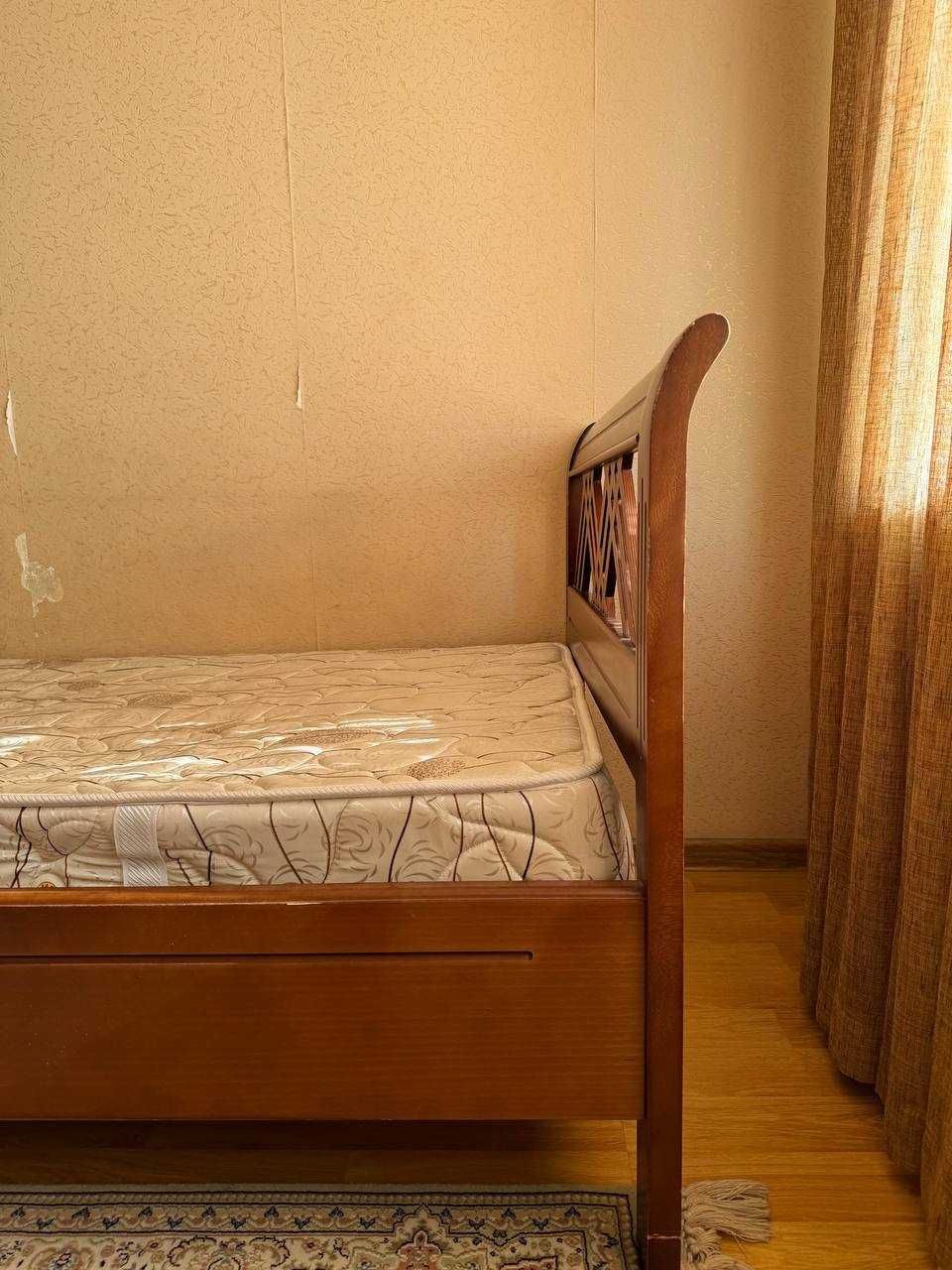Б/у кровать длина 2м, ширина 1м/ б/у yotoq uzunligi 2m, kengligi 1m