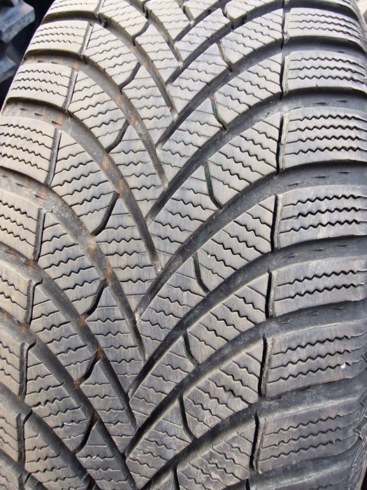 Anvelope 215/55R17 marca Semperit, M +S, DOT 2022,7 mm