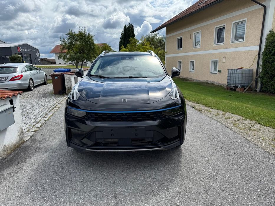 Lynk&Co 01 12/2022  Plug în Hybrid