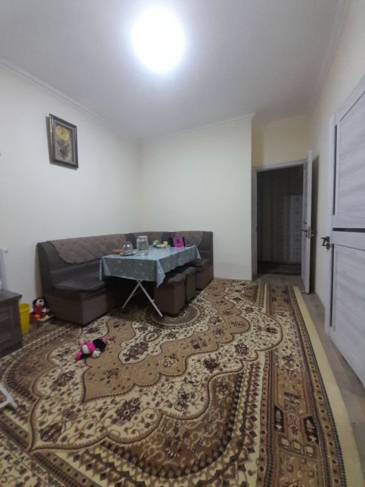 Метро Максима Горький. Художник