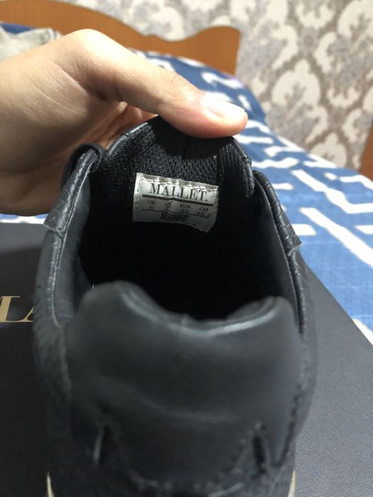 Vand adidasii MALLET.