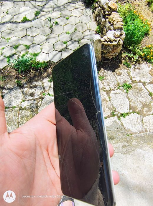 Продавам Samsung Galaxy S20