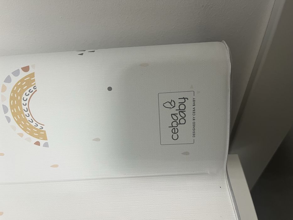 Vand saltea de infasat, nefolosit