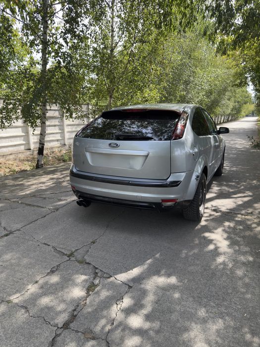 Ford focus 2 2005 1.6 105