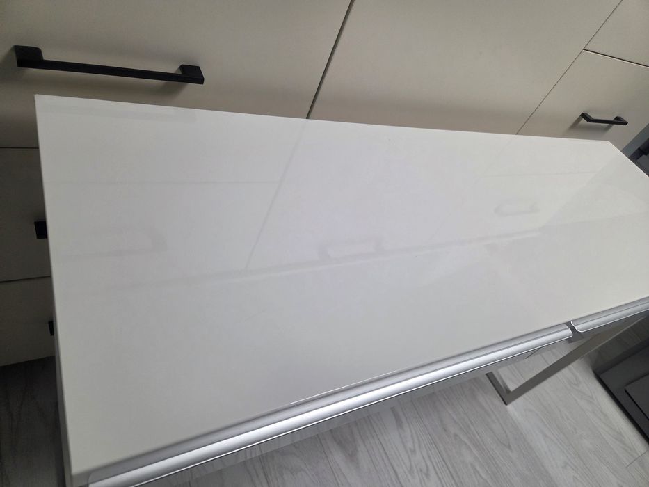 Birou Ikea cu sertare