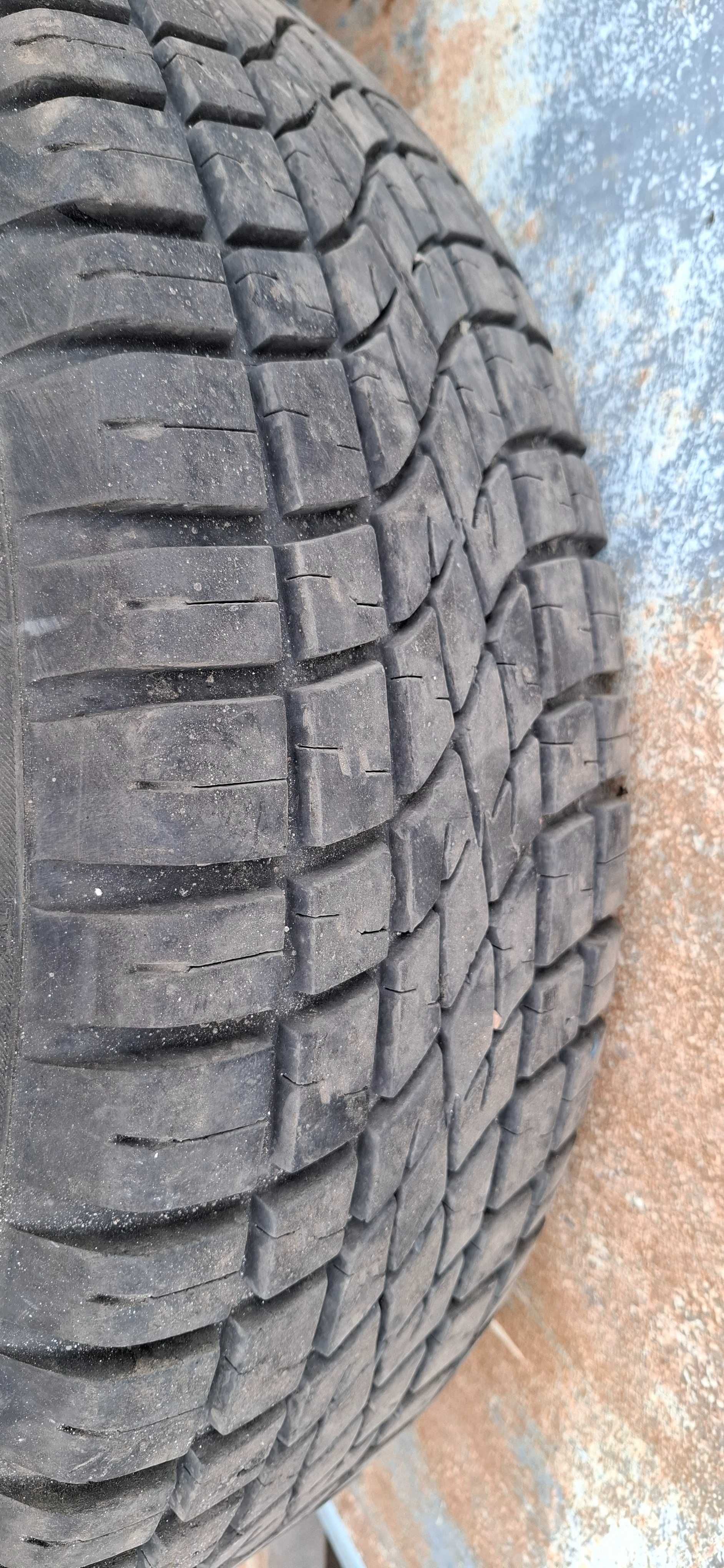 Продам шины 235/70/r16