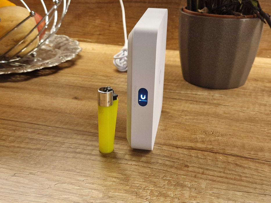 Продавам рутер Unifi Cloud Gateway Ultra / UCG-Ultra