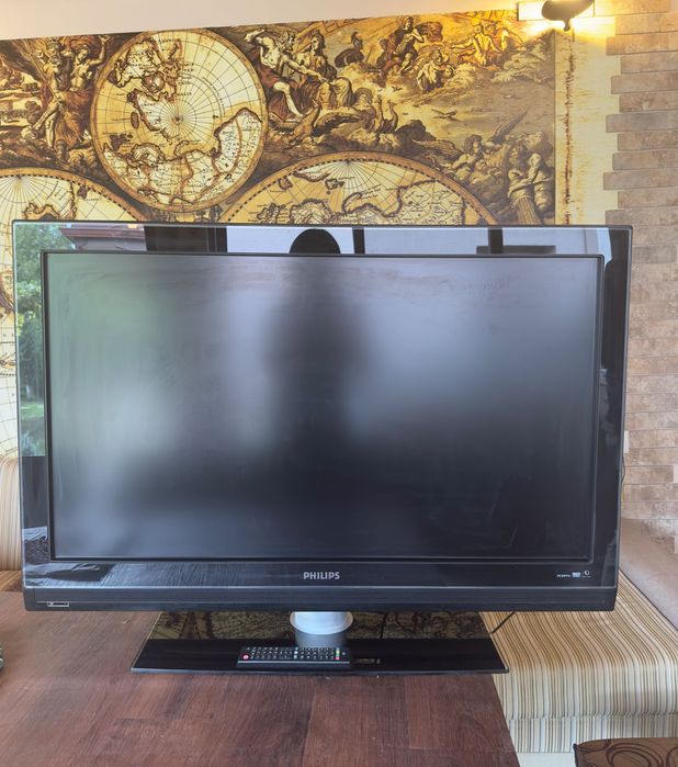 Телевизор Philips Flat TV - 42 инча работещ