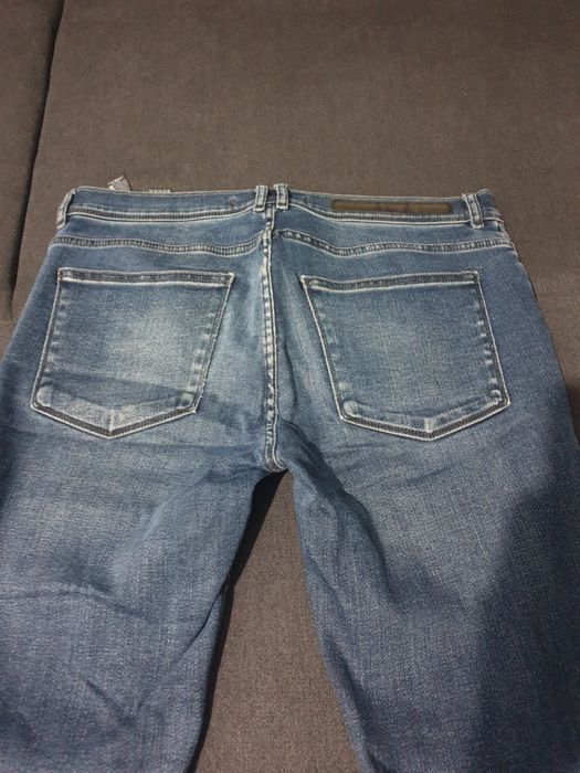 Blugi barbati de vanzare