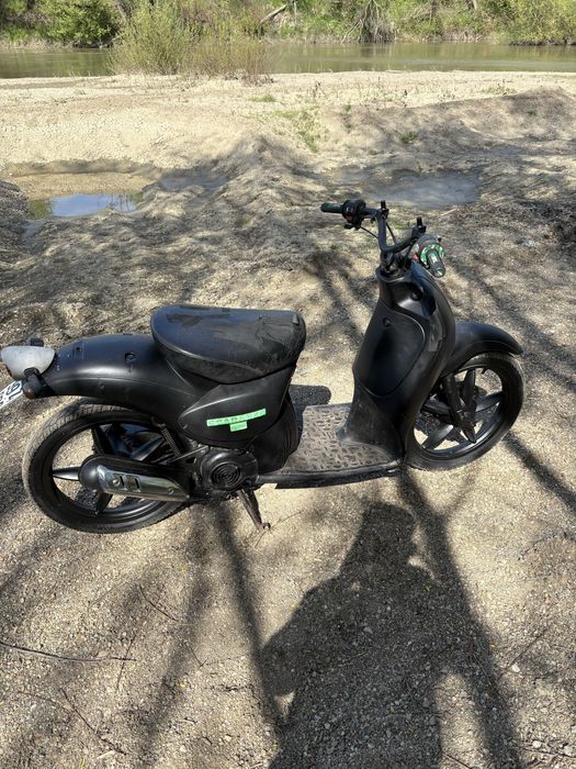 Scuter aprilia scarabeo