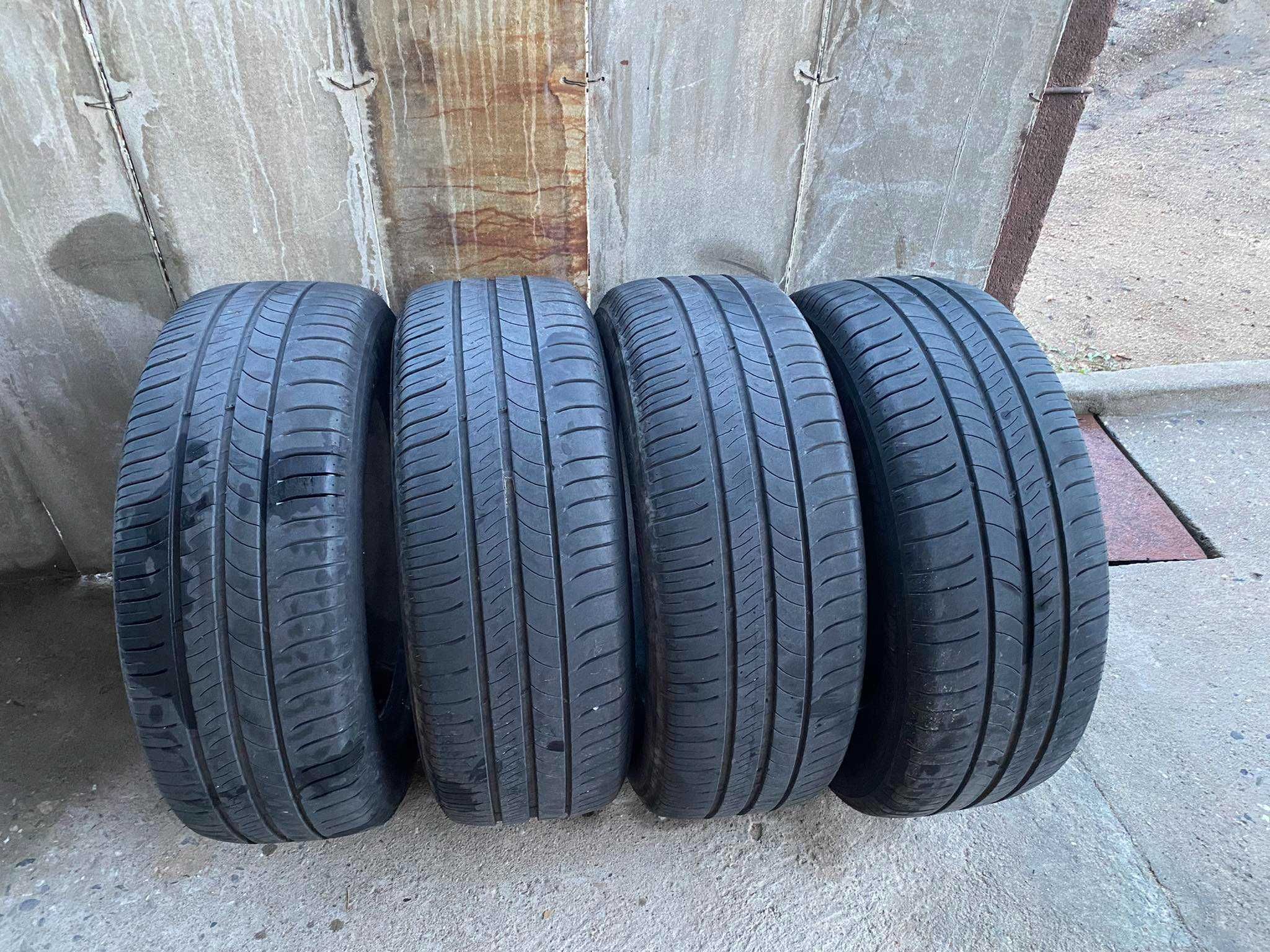 Гуми Michelin 215/60 R16