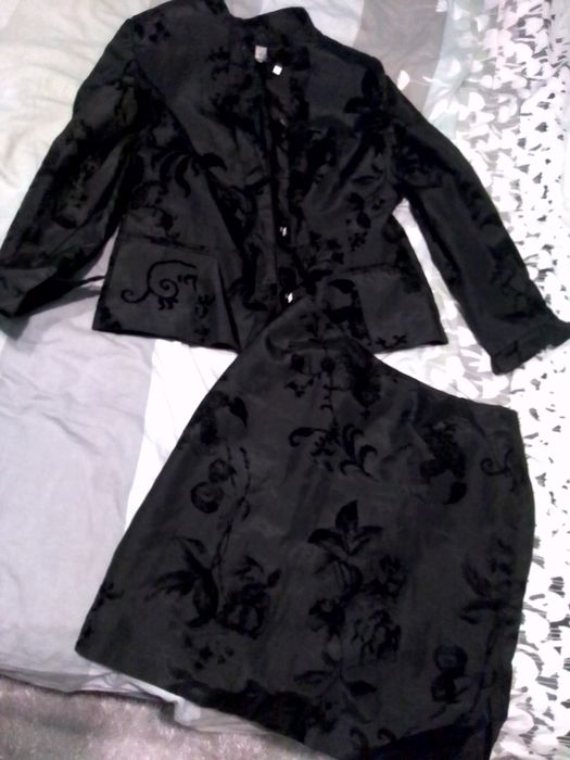 Costum subtire marime 40