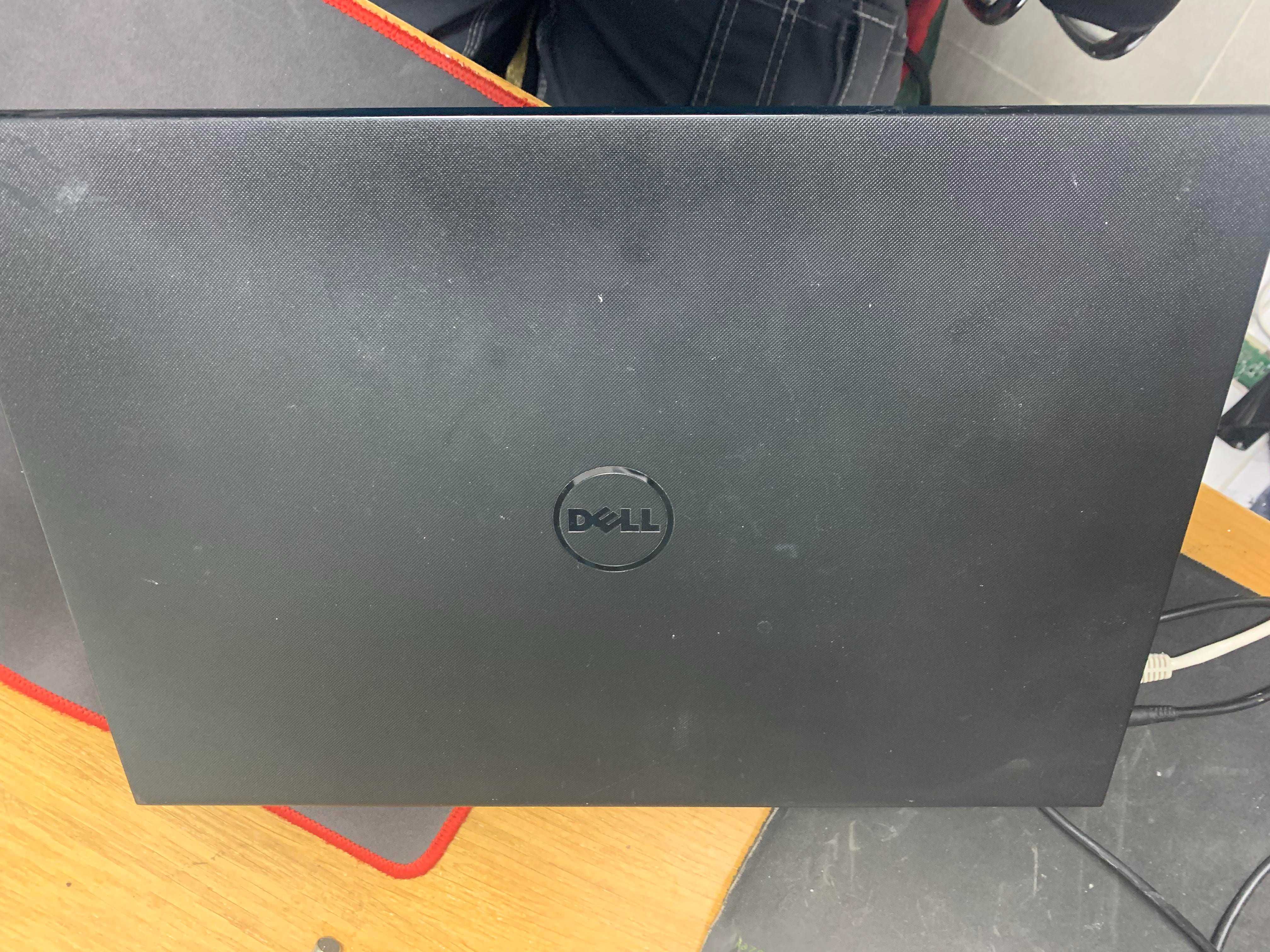 Ноутбук Dell Inspiron 15 3000 I3