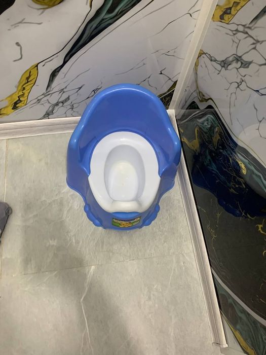 Отдам бесплатно нуждающим горшки