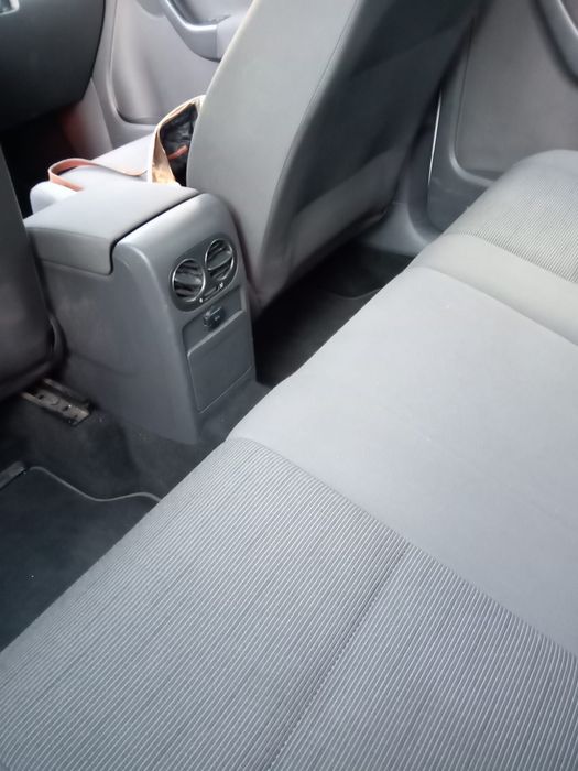 Vând Volkswagen Golf 5 Plus