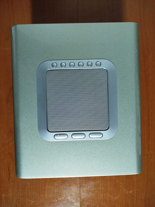 Sonoro cubo CD/MP3 Radio Timer! model: AU-1310. Model deosebit.