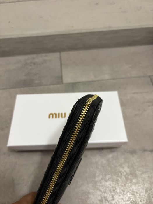 „Комплект Miu Miu стил – бяла кутия + портмоне“