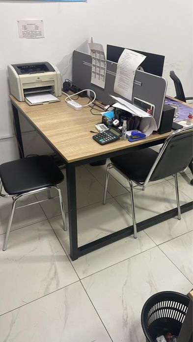 Офисные столы с перегородкой для двоих