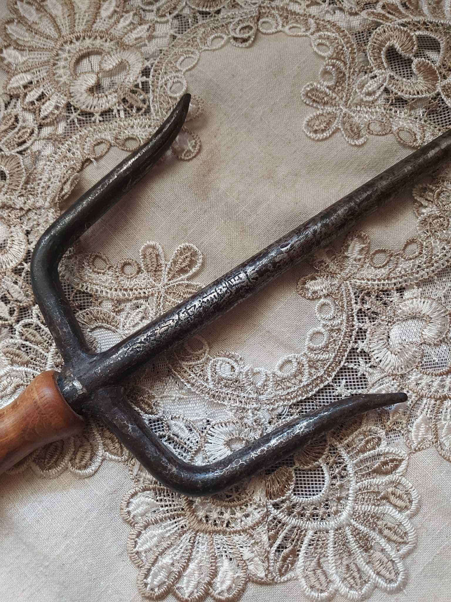 Arma vintage de lupta Sai