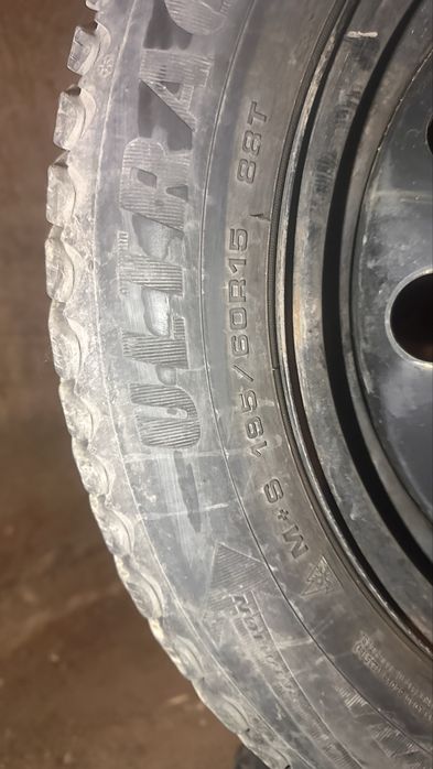 Комплект зимней резины r15 на дисках с колпаками