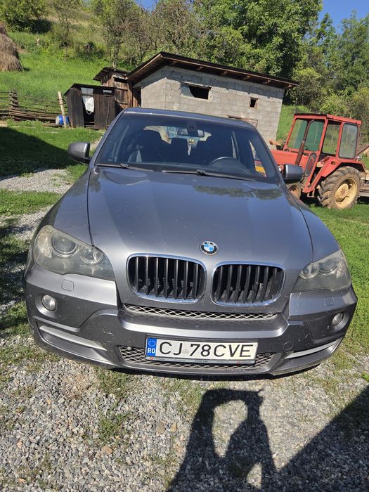 Vând BMW X5 an 2008 .schimb cu dubă 3.5T ..cu prelată