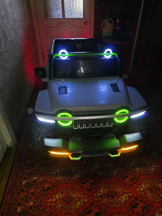 Bolalar avto transporti Jeep