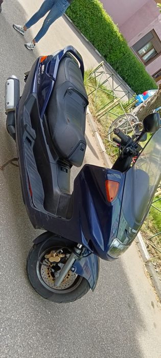 Yamaha majesty 250
