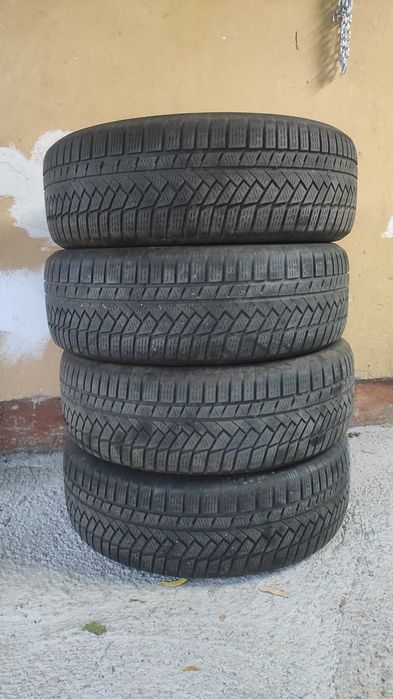 Зимни Гуми 235/65/R17
