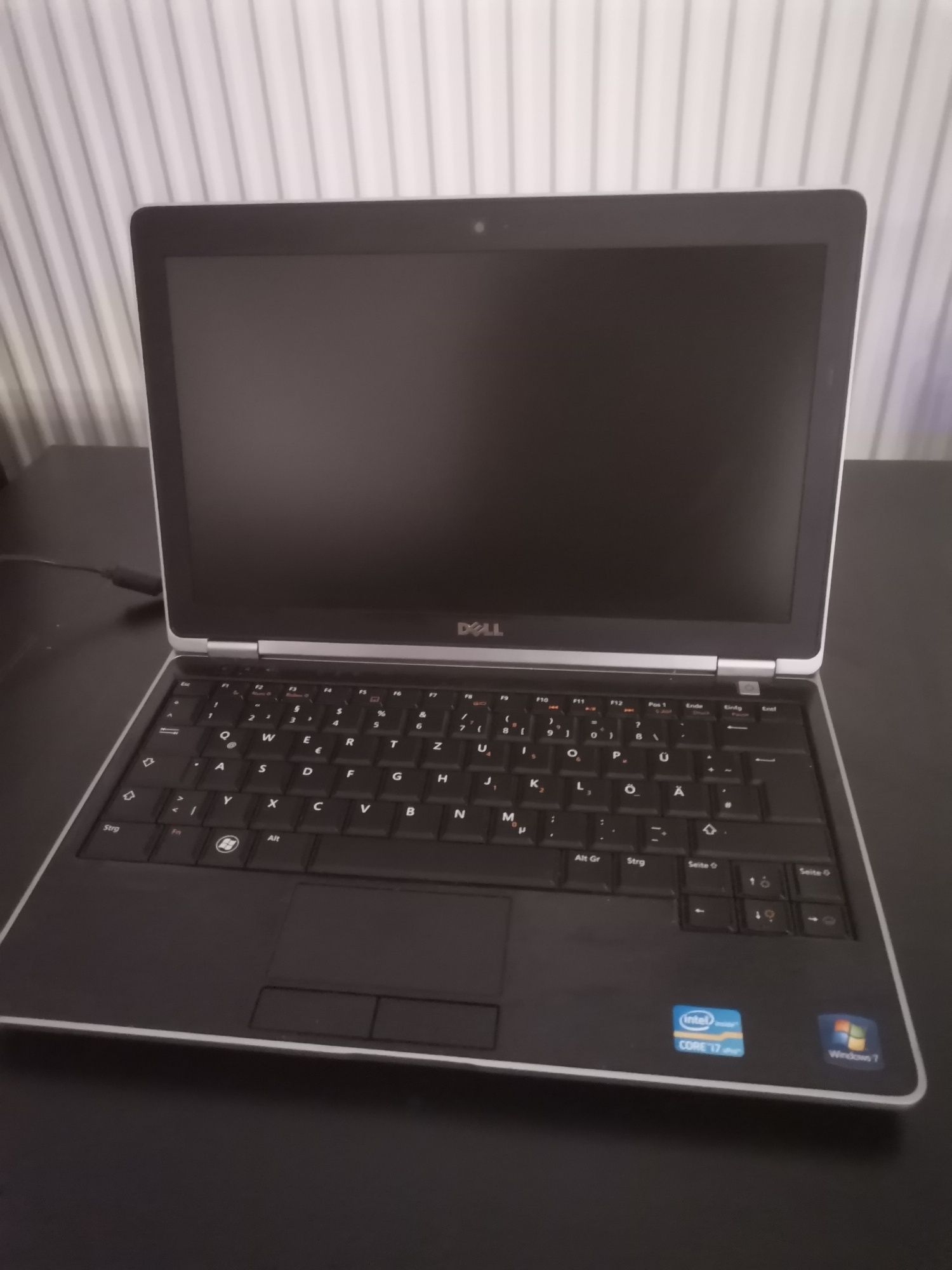 Leptop Dell Latitude e6220 i7 8Gb Ram