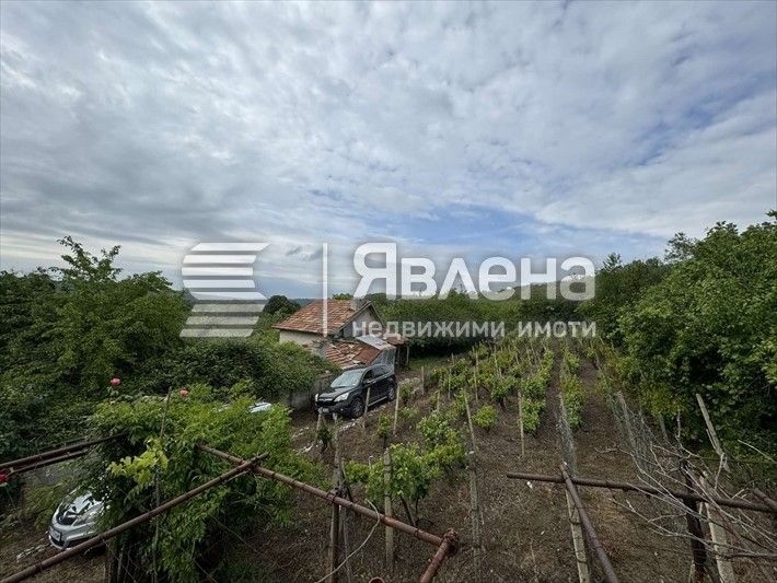 Продава се Къща в с. Осеново, Област Варна - 550 кв.м за 46 €/кв.м - Снимка #2