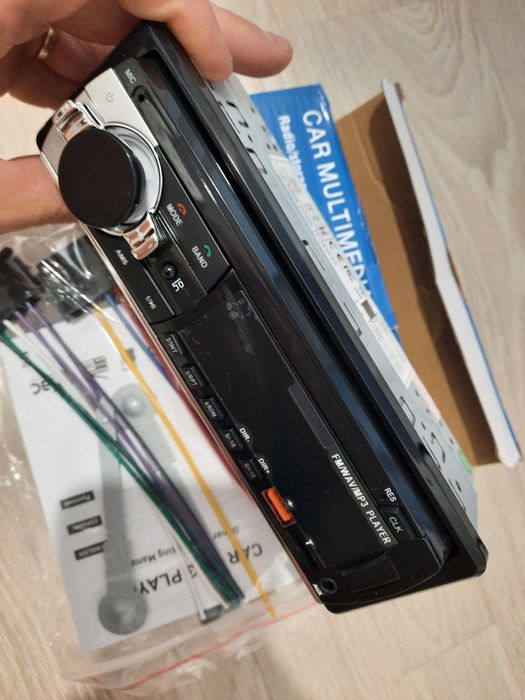 Vând player auto mp3 nou