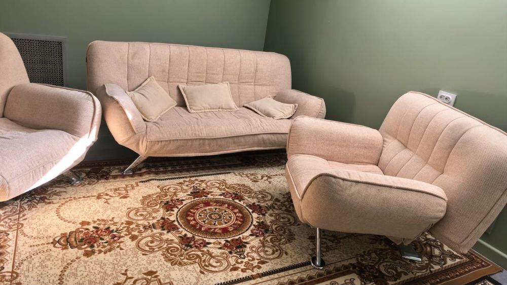 Диван +2 кресла в отличном состоянии.