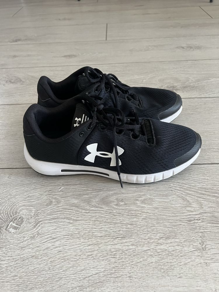 Маратонки Under Armour/42