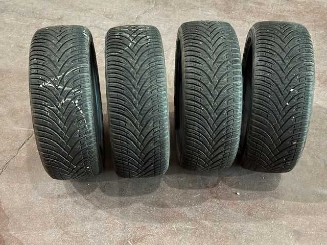 Комплект зимни гуми Kleber 215/45/17