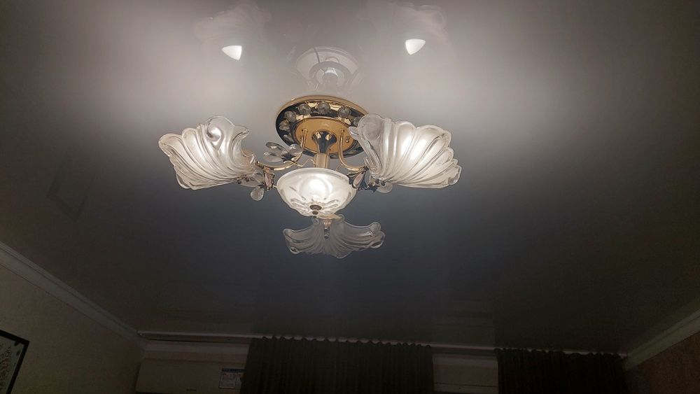 Продам люстру в отличном состоянии