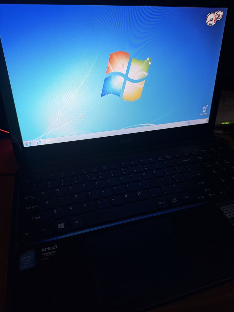 Vând laptop ACER ASPIRE