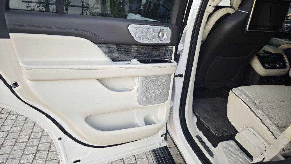 Lincoln Navigator 3.5 AT 4WD Black Label, цвет салона "Шале"