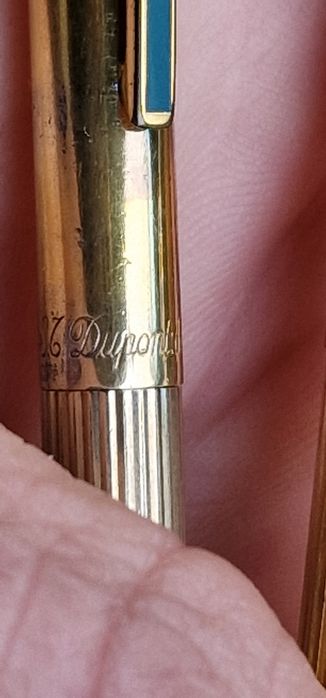 Сребърна химикалка Dupont .