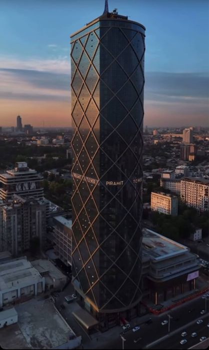 PIRAMIT TOWER квартира 2ух комнатная 57кв 34 этаж