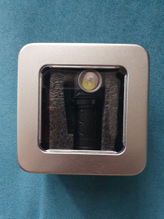 Компактный светодиодный фонарик