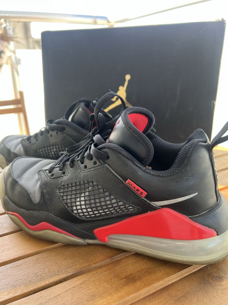 Nike Air Jordan Mars 270