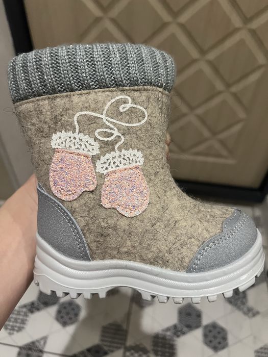 Продам новые валенки Котофей