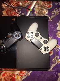 PlayStation 4 model: original ...